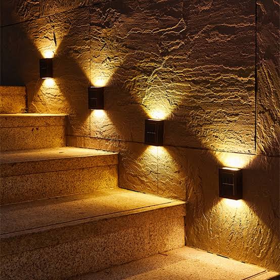 Luminária Solar de Parede para Jardim e Fachadas