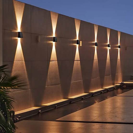 Luminária Solar de Parede para Jardim e Fachadas